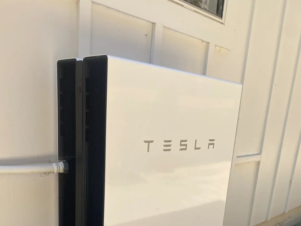 Batterie résidentielle installée au mur